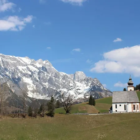 With Mountain View Near Centre Maria Alm am Steinernen Meer